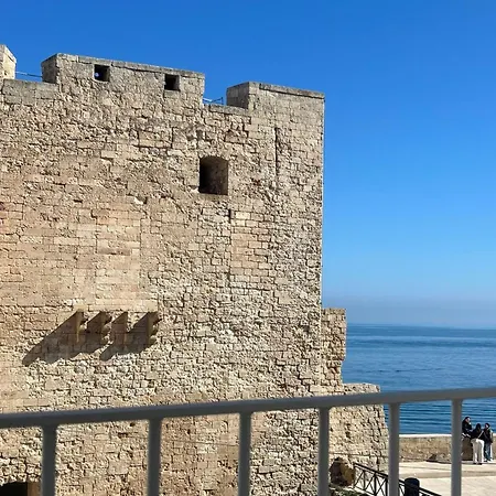 Seafront In Old Town Hotel *
